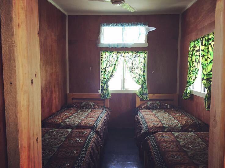 נוקואלופה The Village Backpackers מראה חיצוני תמונה